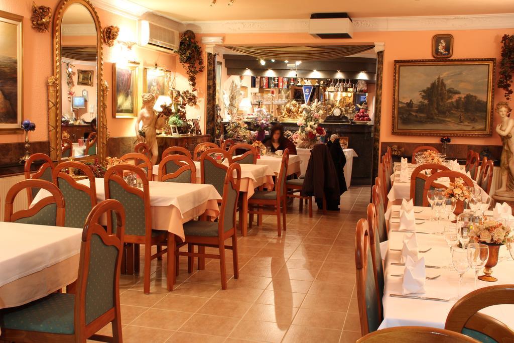 Hotel Vila Tina Zagreb Exteriör bild