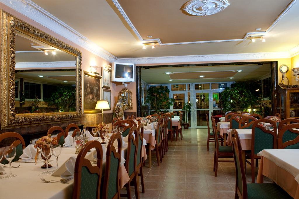Hotel Vila Tina Zagreb Exteriör bild
