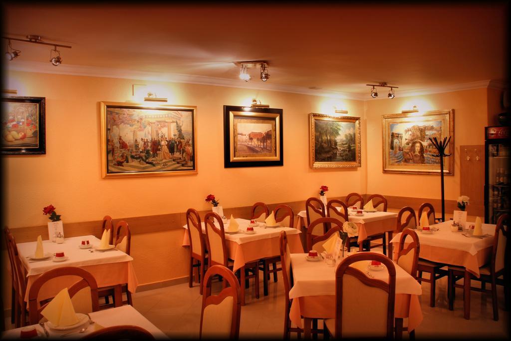 Hotel Vila Tina Zagreb Exteriör bild