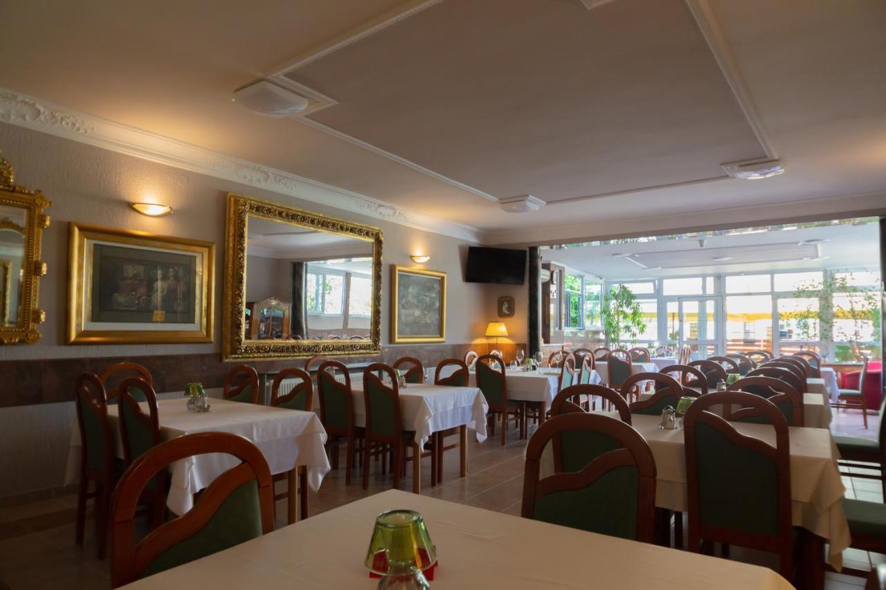 Hotel Vila Tina Zagreb Exteriör bild