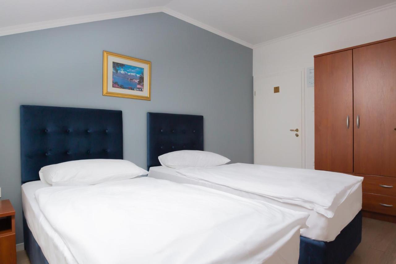 Hotel Vila Tina Zagreb Exteriör bild