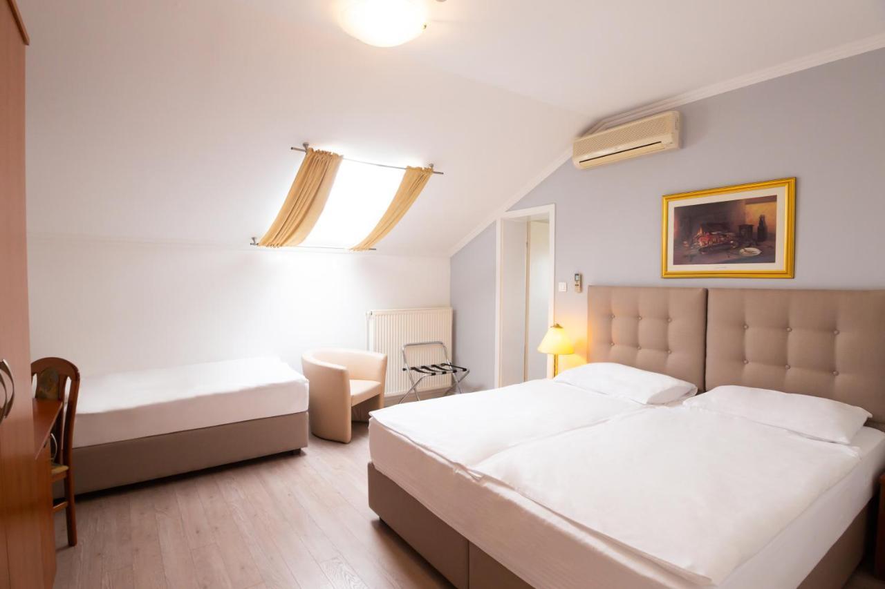 Hotel Vila Tina Zagreb Exteriör bild
